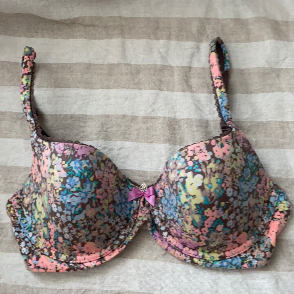 Victoria’s Secret Lined DEMI, Size 34 C.